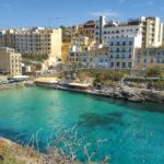 Vista della baia Xlendi a Gozo, Malta