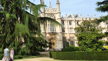 corsi-di-inglese-centri-estivi-per-ragazzi-giovani-in-inghilterra-in-college-a-londra-studio-cambridge-sir-william