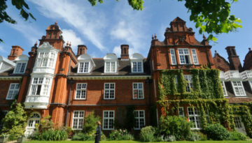 corsi-di-inglese-centri-estivi-per-ragazzi-giovani-in-inghilterra-in-college-studio-cambridge-sir-christopher-esame-ielts