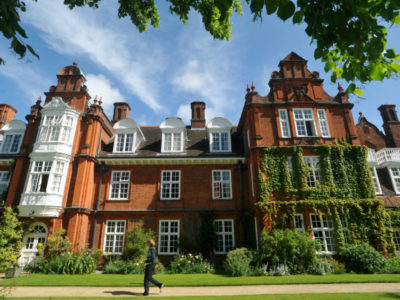 corsi-di-inglese-centri-estivi-per-ragazzi-giovani-in-inghilterra-in-college-studio-cambridge-sir-christopher-esame-ielts