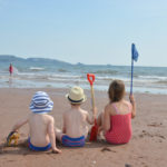 Bimbi sulla spiaggia di Torquay