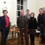 Gli studenti della scuola York Associates durante una degustazione di whisky