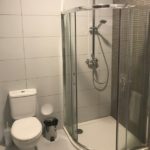 Bathroom of the Astolat Mansions self-catering apartments
