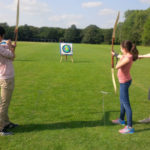 Gli studenti della Discovery Summer Radley tirano con l'arco