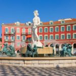 Una bellissima fontana di Nizza