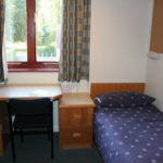 Una stanza singola dell'alloggio della Summer Boarding Courses Canford School