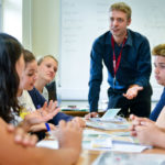 Gli studenti in una delle classi della Summer Boarding Courses Canford School