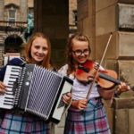 Gli studenti della scuola estiva internazionale di Ardmay House vanno in gita a Glasgow