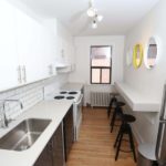 Una cucina del residence per studenti Dream House della scuola ILAC Toronto