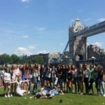 Gli studenti del St. Edmund's College Summer School durante un'escursione a Londra