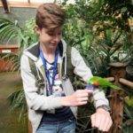 Gli studenti del St. Edmund's College Summer School durante una visita allo zoo