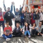 Gli studenti del St. Edmund's College Summer School durante una gita