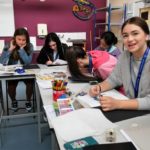 Gli studenti del St. Edmund's College Summer School durante una lezione in classe