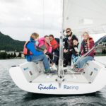 Gli studenti della scuola Lyceum Alpinum Zuoz vanno in barca