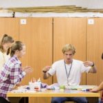 Gli studenti del centro estivo della scuola Lyceum Alpinum Zuoz in classe