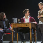 Gli studenti della scuola Bell Wellington recitano 