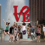 Gli studenti del programma arricchimento universitario della scuola Julian Krinsky Villanova University visitano New York 