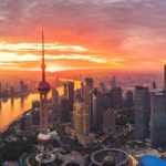 Il bellissimo skyline di Shanghai al tramonto, Cina