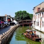 Un giro in barca per la Zhujiajiao a Shanghai, Cina