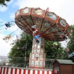 Gli studenti della scuola estiva internazionale  di Ardmay House visitano un parco a tema