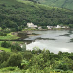 Vista del lago Loch Long, Arrochar, Scozia.