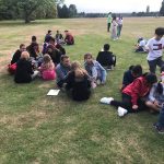 Gli studenti della scuola LINES Queenswood nel parco