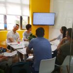 Gli studenti in una classe del That's Mandarin Shanghai Yuyuan Road campus di Shanghai