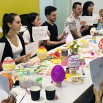 Gli studenti della That's Mandarin Shanghai durante una serata giochi