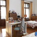 Una camera da letto del residence della Brillantmont School a Losanna, Svizzera