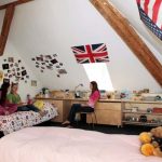 Una camera da letto del residence della Brillantmont School a Losanna, Svizzera