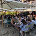 La sala pranzo esterna della Brillantmont School a Losanna, Svizzera