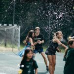 Gli studenti dell'Institut auf dem Rosenberg Summer Camp durante un'attività all'aperto