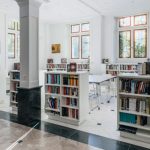 La libreria dell'Institut auf dem Rosenberg