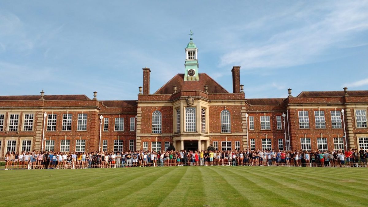 Board england. Оксфордская школа в Англии. Оксфорд школа английского. Oxford School в Англии. Роулрассел школа Англии.