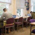 L'area studio nella biblioteca della SBC Oxford College 