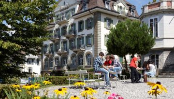 study-learn-english-french-language-course-Brillantmont-summer-school-Switzerland-children-teenagers-50