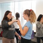 Gli studenti della Bucksmore London King's College a lezione di danza