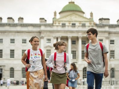 tudy learn english language summer school advanced studies program boarding courses bucksmore education kings college london united kingdom teenagers