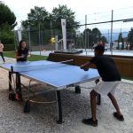 Gli studenti della Brillantmont School giocano a ping pong