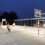 Gli studenti della Brillantmont School giocano a calcio