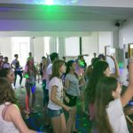 Gli studenti della SLC Leysin Summer Camp durante delle attività serali