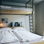 Una stanza tripla dell'alloggio del Junior and Teen Summer Camp