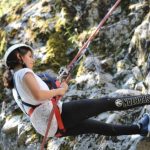 Le studentesse della Surval Montreux Summer Camp durante l'arrampicata su roccia