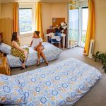 Una camera da letto della Surval Summer Camp