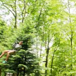 Gli studenti del programma estivo Leadership della Champittet sulla zip-line