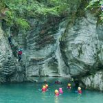Gli studenti del programma estivo Leadership della Champittet nuotano