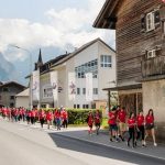 Gli studenti della scuola estiva Alpadia Engelberg in gita