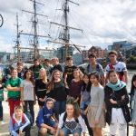 Gli studenti del programma in famiglia della Irish College of English durante un'escursione