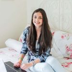 Una studentessa della Irish College of English nella sua stanza da letto nel suo alloggio in famiglia