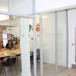 Una classe della scuola aperta tutto l'anno della Irish College of English a Malahide